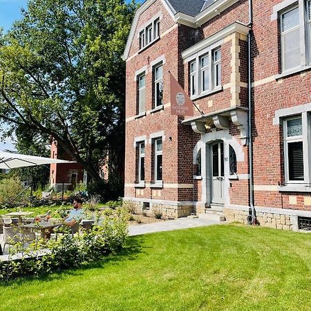 B&B Het Notarishuis - Authentiek Verblijf Nabij Maastricht Voeren Ngoại thất bức ảnh