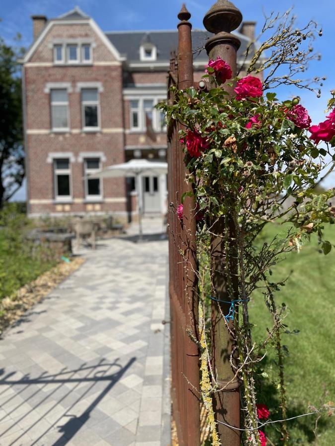 B&B Het Notarishuis - Authentiek Verblijf Nabij Maastricht Voeren Ngoại thất bức ảnh