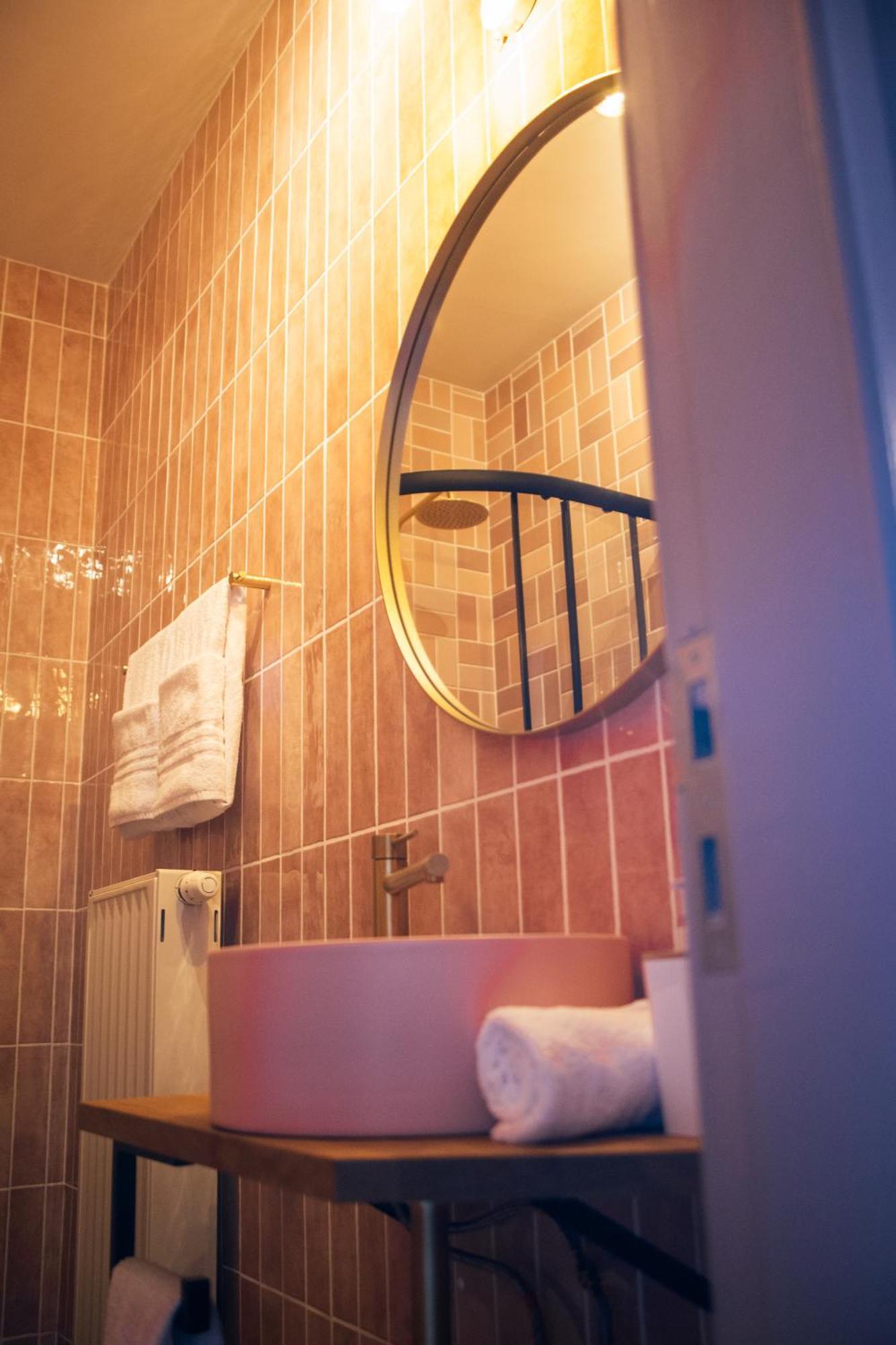 B&B Het Notarishuis - Authentiek Verblijf Nabij Maastricht Voeren Ngoại thất bức ảnh